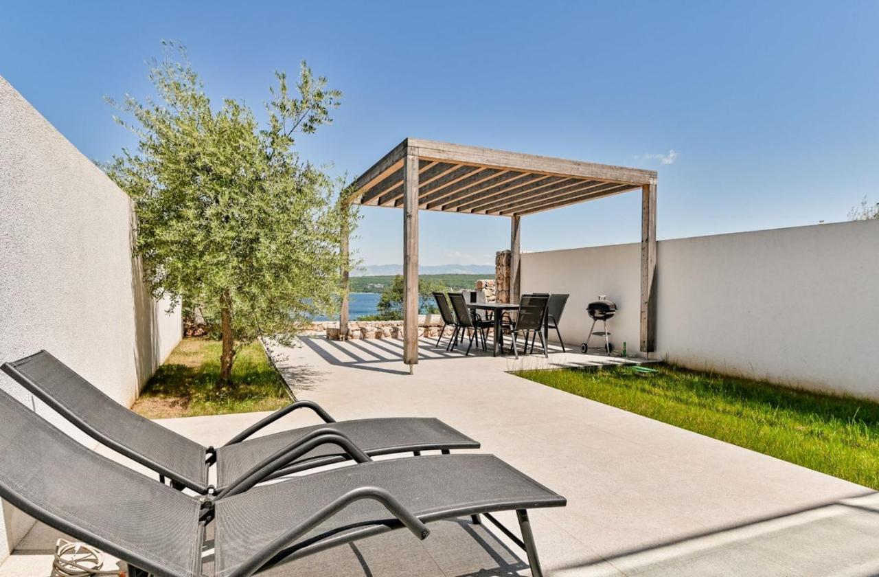 Apartment Flori With Sea View Malinska Exteriér fotografie