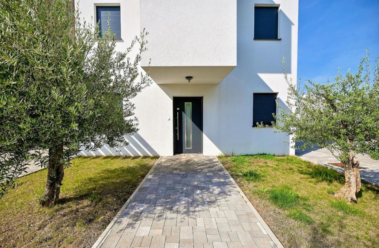 Apartment Flori With Sea View Malinska Exteriér fotografie