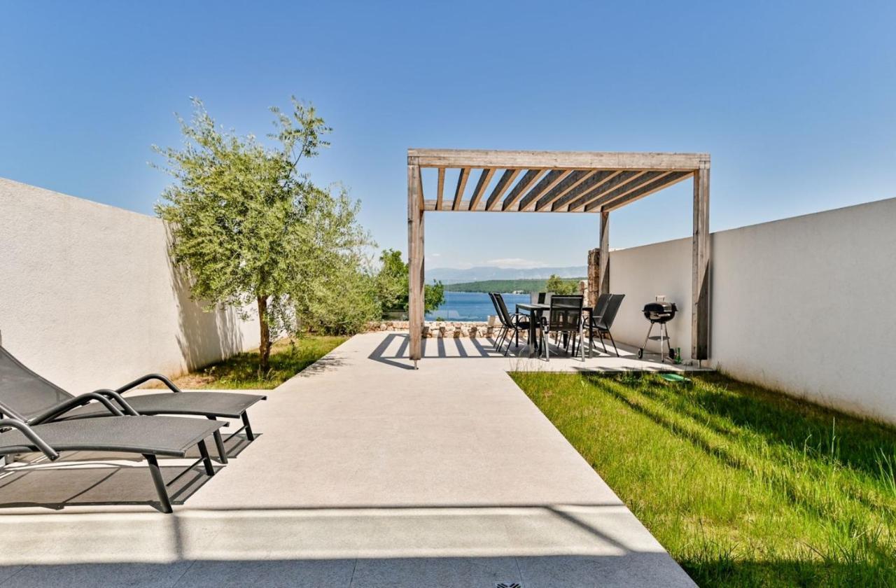 Apartment Flori With Sea View Malinska Exteriér fotografie