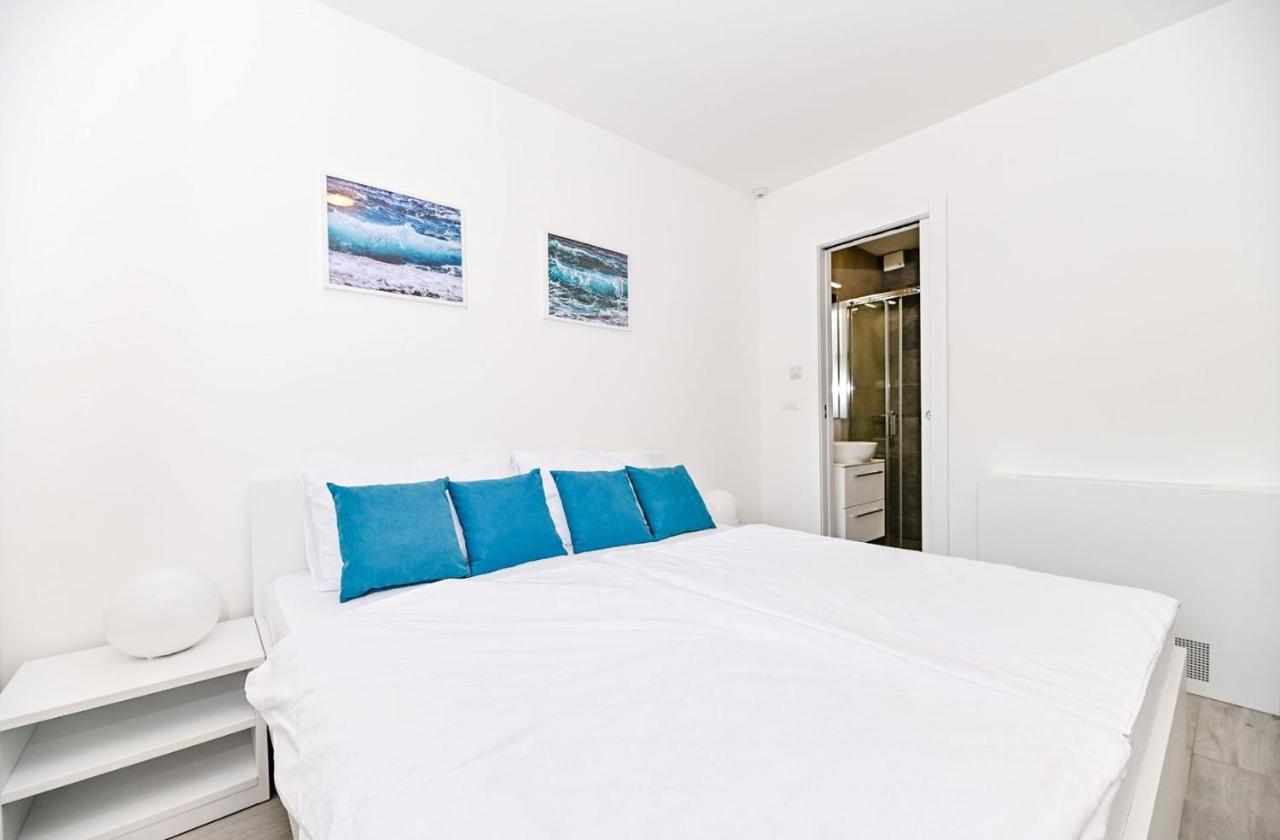 Apartment Flori With Sea View Malinska Exteriér fotografie
